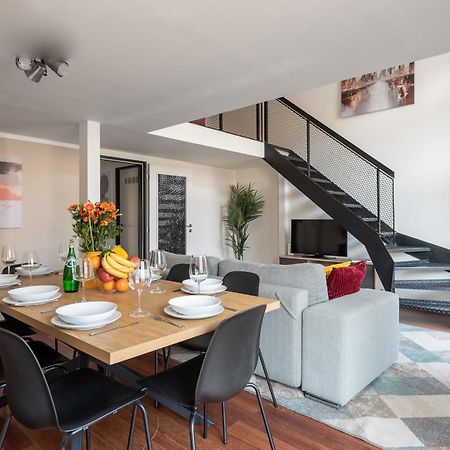 Spacious Apartments Near Karlin Square Прага Екстериор снимка