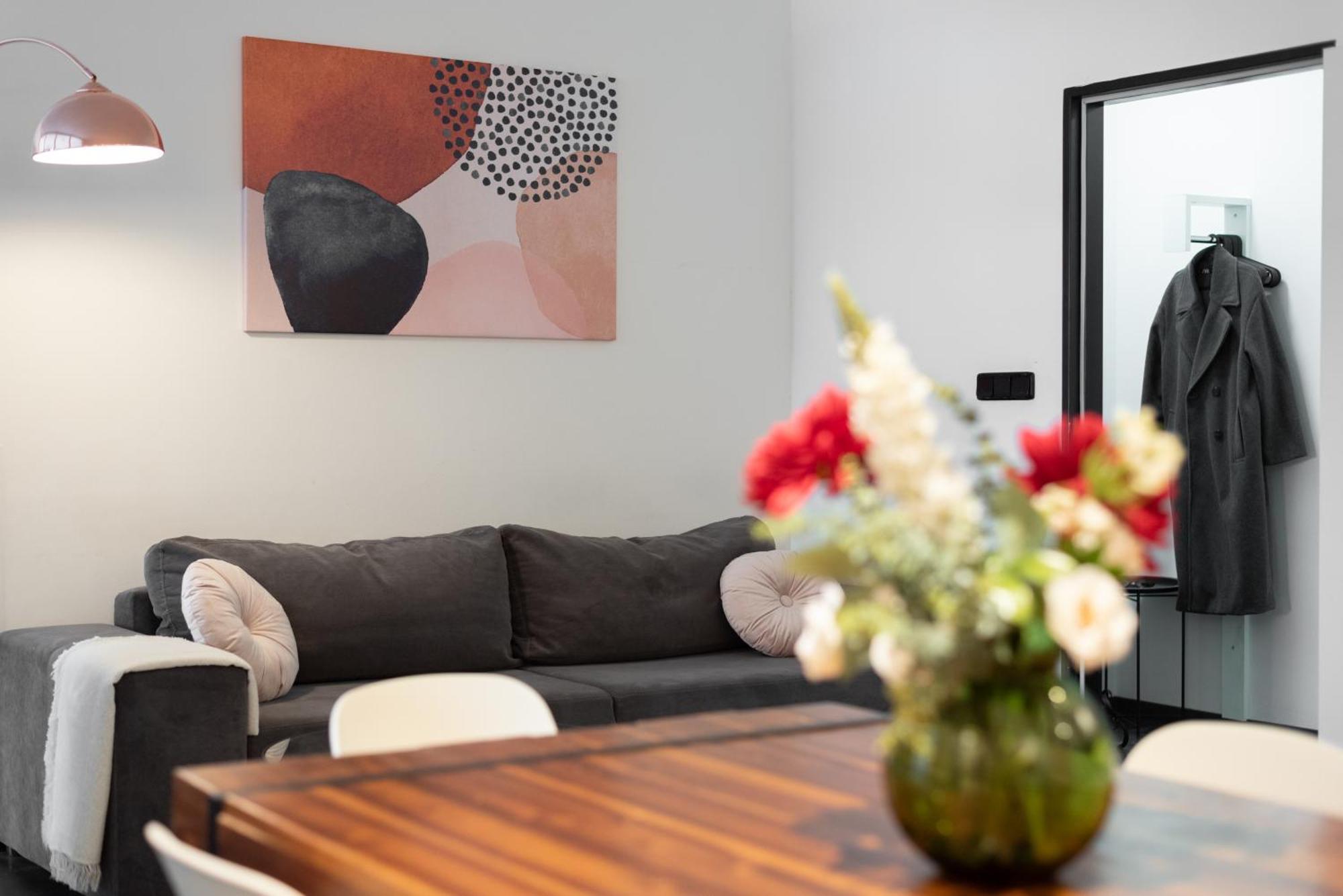 Spacious Apartments Near Karlin Square Прага Екстериор снимка