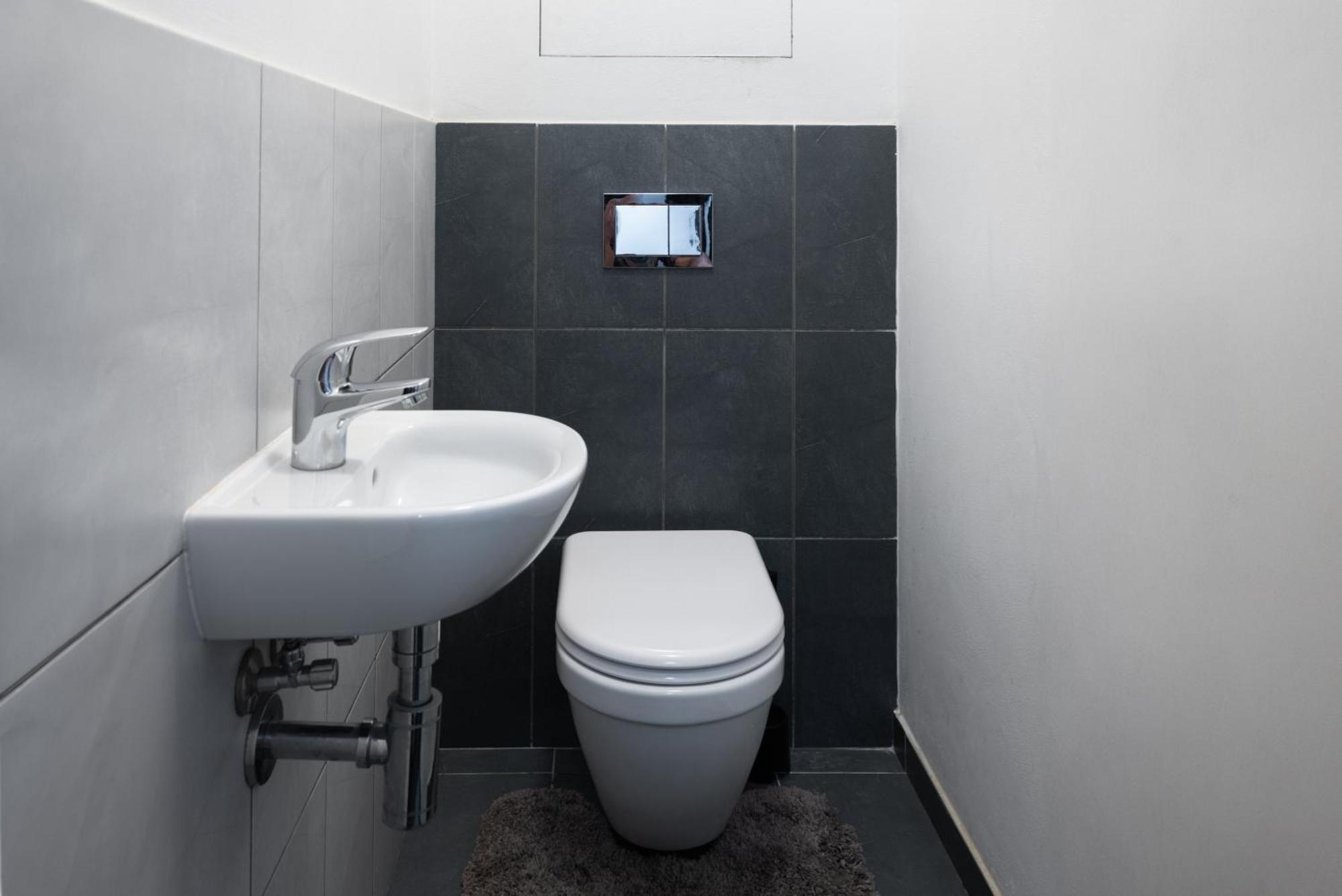 Spacious Apartments Near Karlin Square Прага Екстериор снимка