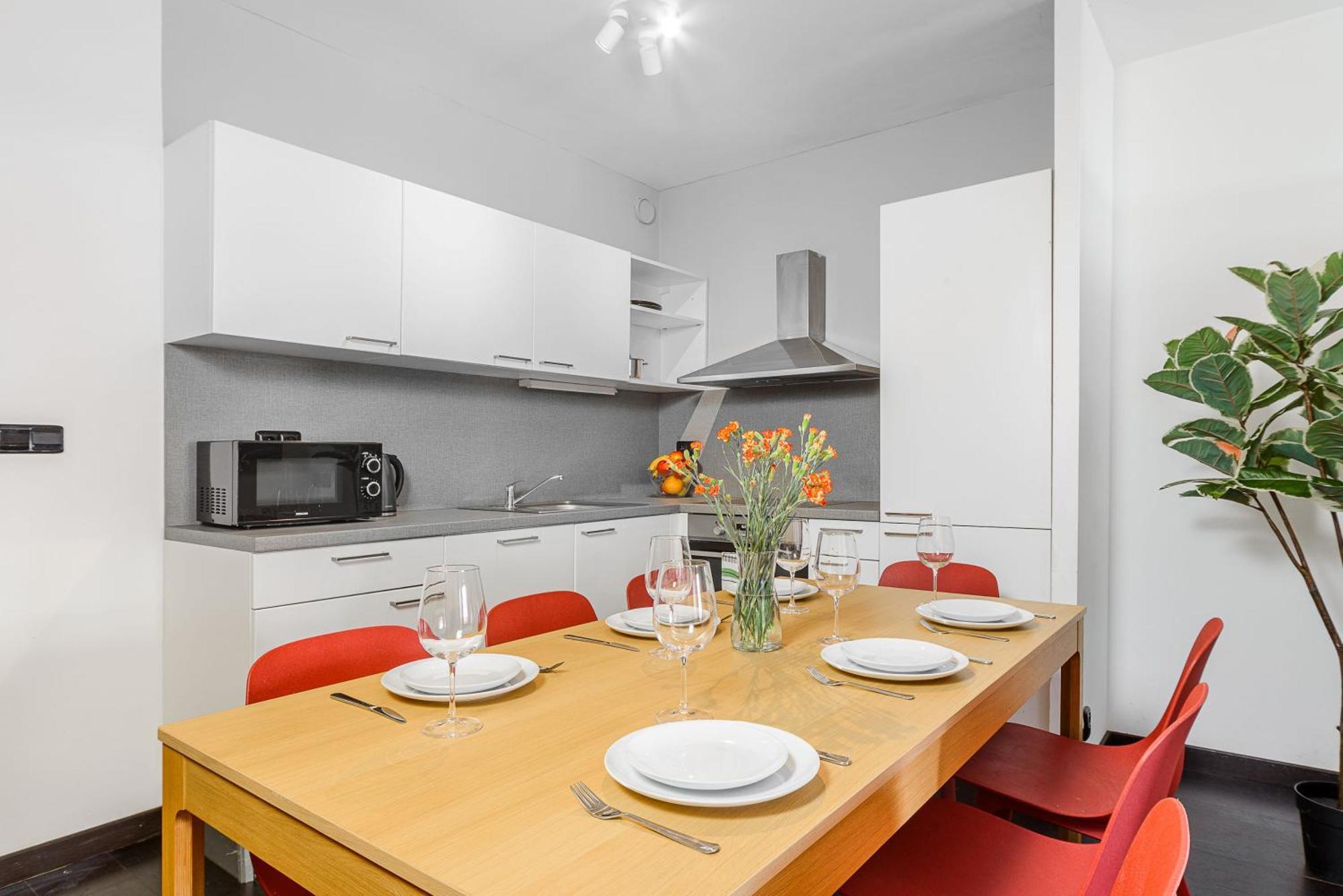 Spacious Apartments Near Karlin Square Прага Екстериор снимка
