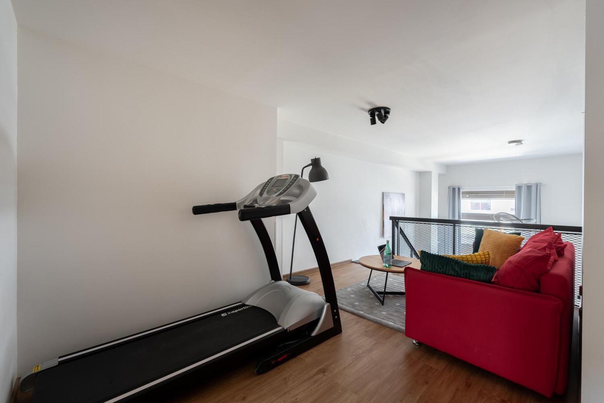 Spacious Apartments Near Karlin Square Прага Екстериор снимка