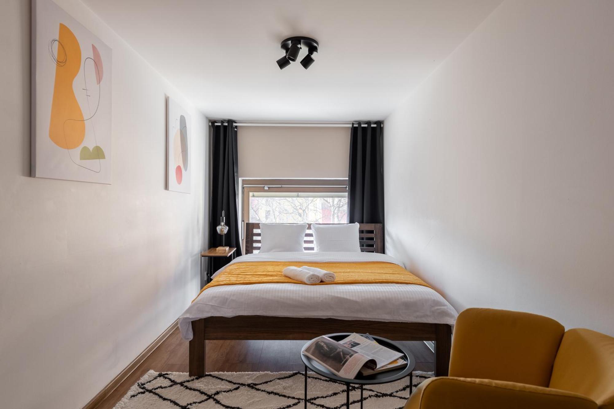 Spacious Apartments Near Karlin Square Прага Екстериор снимка